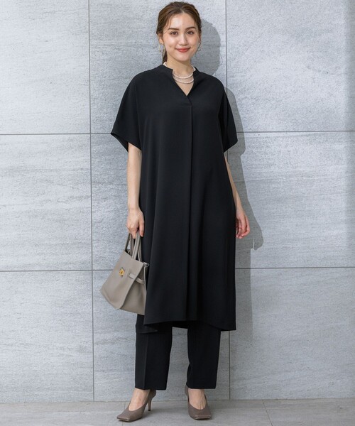 23区 L(ニジュウサンクオオキイサイズ)の「【Lサイズ限定/吸水速乾/UVカット/接触冷感/】ストレッチジョーゼット 半袖ワンピース(ワンピース・レディース・ネイビー系/ブラック系・44/46)」の8枚目の写真