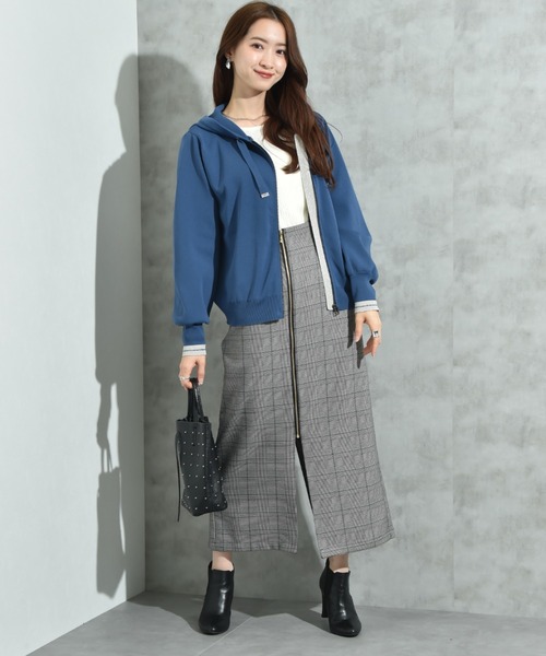 INTERPLANET（インタープラネット）の「超軽量ラメ配色ラインパーカー（パーカー・レディース・ブラック/アイボリー/インディゴブルー/ブラウン・FREE）」の5枚目の写真