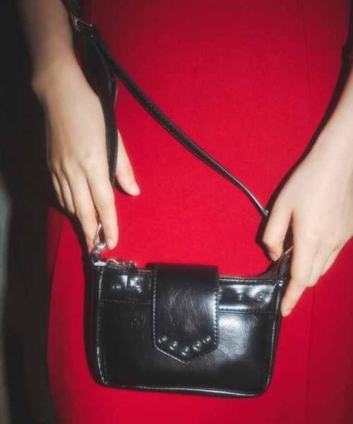 BLONDEY（ブロンディ）の「スタッズ2wayミニバッグ（ショルダーバッグ・レディース・レッド/シルバー/ブラック・FREE）」の2枚目の写真