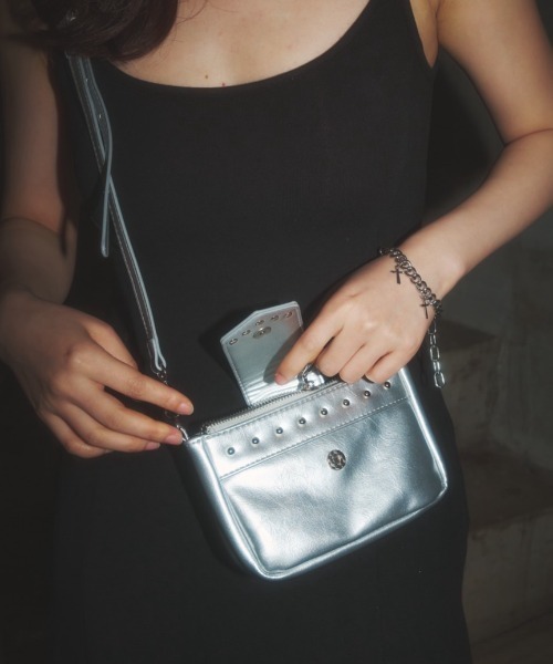 BLONDEY（ブロンディ）の「スタッズ2wayミニバッグ（ショルダーバッグ・レディース・レッド/シルバー/ブラック・FREE）」の18枚目の写真