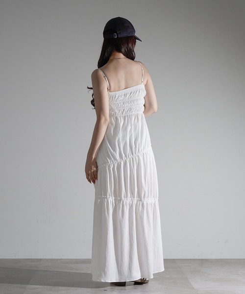 apres jour mignon（アプレジュールミニョン）の「シャーリングキャミワンピース【ZOZOTOWN限定アイテム】（ワンピース・レディース・レッド/ネイビー/オフホワイト・SMALL/X-LARGE/MEDIUM）」の12枚目の写真