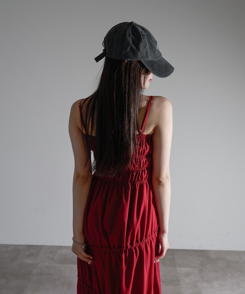 apres jour mignon（アプレジュールミニョン）の「シャーリングキャミワンピース【ZOZOTOWN限定アイテム】（ワンピース・レディース・レッド/ネイビー/オフホワイト・SMALL/X-LARGE/MEDIUM）」の6枚目の写真