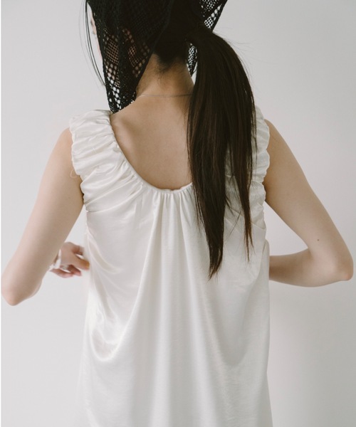 DRWCYS(ドロシーズ)の「ギャザーサテンワンピース(ワンピース・レディース・ホワイト/ブラック・FREE)」の11枚目の写真