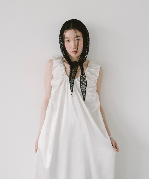 DRWCYS(ドロシーズ)の「ギャザーサテンワンピース(ワンピース・レディース・ホワイト/ブラック・FREE)」の6枚目の写真