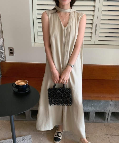FREE STYLISTS(フリー スタイリスト)の「YUGA_YGMC V-neck A-line dress(ワンピース・レディース・ベージュ/ブラック/オフホワイト・FREE)」の6枚目の写真