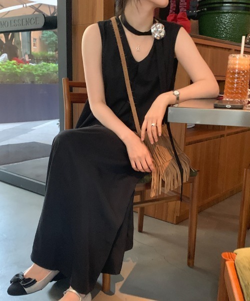 FREE STYLISTS(フリー スタイリスト)の「YUGA_YGMC V-neck A-line dress(ワンピース・レディース・ベージュ/ブラック/オフホワイト・FREE)」の18枚目の写真