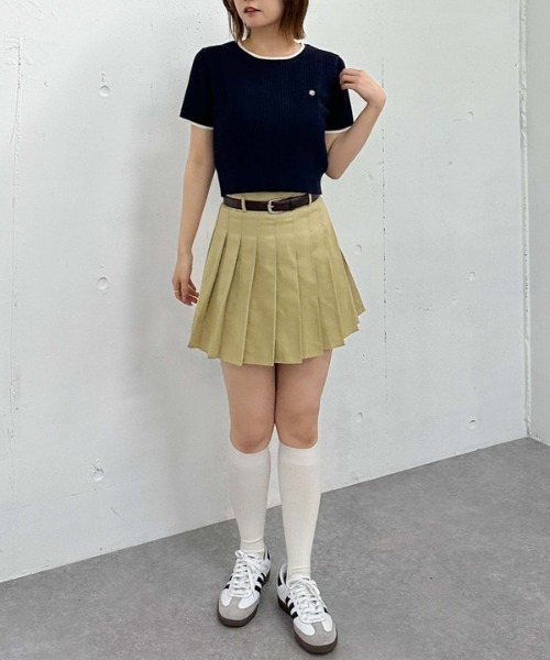 archives(アルシーヴ)の「チノプリーツミニスカート(スカート・レディース・ベージュ/ネイビー/チャコールグレー・MEDIUM)」の15枚目の写真