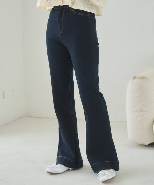 REMOON（リムーン）の「フレアデニムパンツ（デニムパンツ・レディース・ネイビー/ブルー・MEDIUM/SMALL）」の6枚目の写真