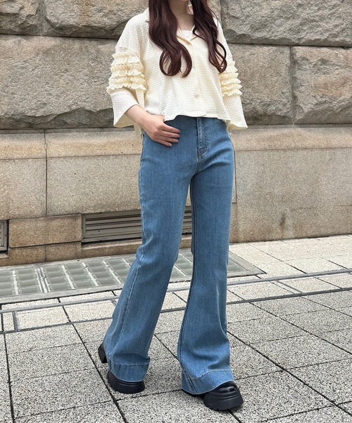 REMOON（リムーン）の「フレアデニムパンツ（デニムパンツ・レディース・ネイビー/ブルー・MEDIUM/SMALL）」の16枚目の写真