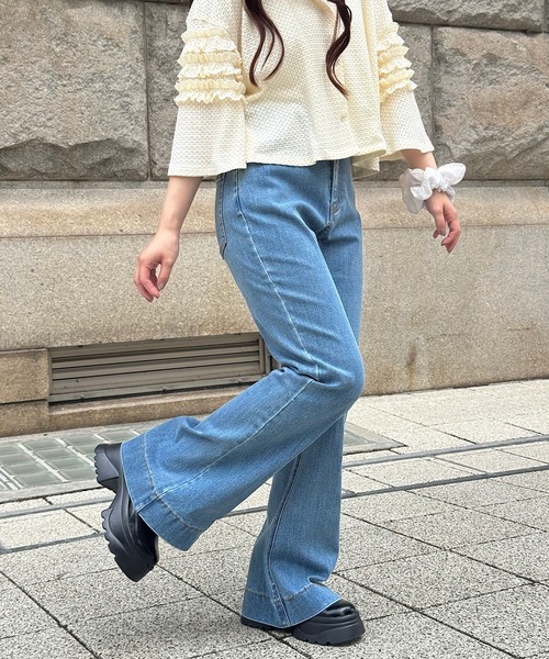 REMOON（リムーン）の「フレアデニムパンツ（デニムパンツ・レディース・ネイビー/ブルー・MEDIUM/SMALL）」の17枚目の写真