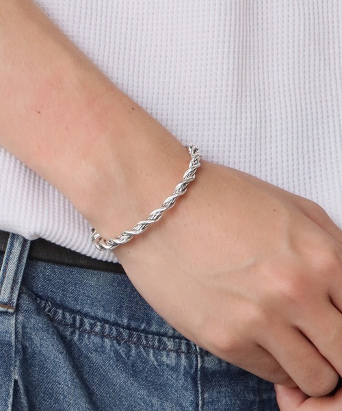 ROOPTOKYO（ループトウキョウ）の「ツイストメタルバングル（バングル/リストバンド・レディース・その他2/その他1/その他6/その他5・FREE）」の3枚目の写真