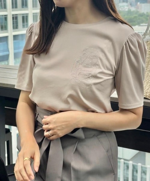 couture brooch（クチュールブローチ）の「【接触冷感・UV機能あり・マシンウォッシャブル】60シルケット パフュームエンブロTシャツ（Tシャツ/カットソー・レディース・ピンク/オフホワイト/イエロー系その他/ブラック・42/40/36/38）」の11枚目の写真