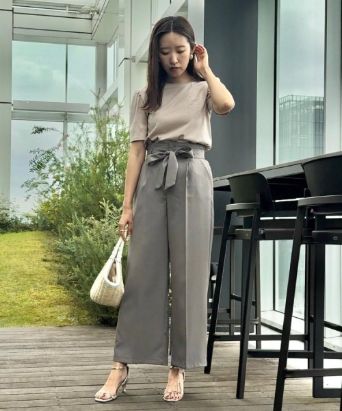 couture brooch（クチュールブローチ）の「【接触冷感・UV機能あり・マシンウォッシャブル】60シルケット パフュームエンブロTシャツ（Tシャツ/カットソー・レディース・ピンク/オフホワイト/イエロー系その他/ブラック・42/40/36/38）」の8枚目の写真