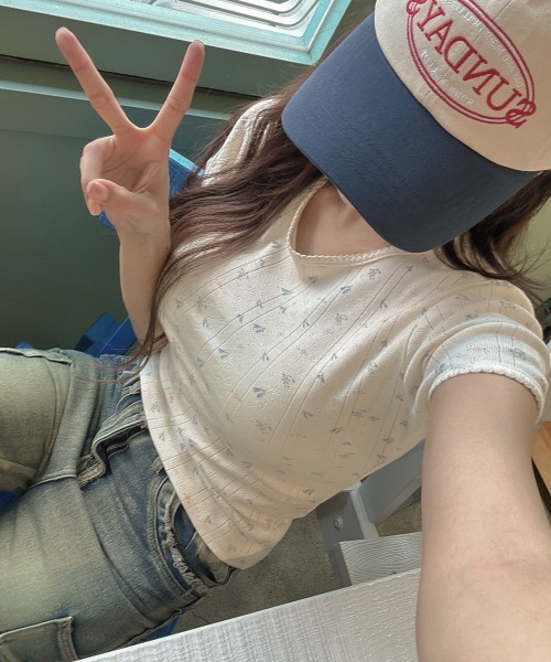 Vini(ヴィニ)の「【Vini】フラワープリント ガーゼ トップス(Tシャツ/カットソー・レディース・ベージュ/ホワイト・FREE)」の20枚目の写真