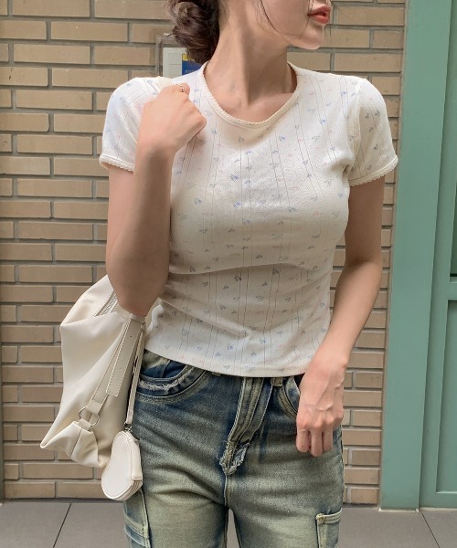 Vini(ヴィニ)の「【Vini】フラワープリント ガーゼ トップス(Tシャツ/カットソー・レディース・ベージュ/ホワイト・FREE)」の19枚目の写真