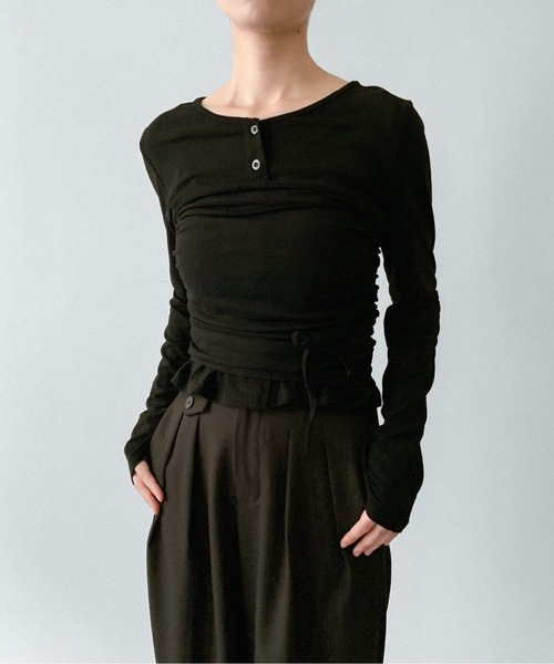 on:nue（オンニュ）の「【on:nue】[お気に入り登録数3,000突破！][着用動画あり！/3way/2点セット] ドローストリングリブカットソーアンサンブル（Tシャツ/カットソー・レディース・ブラック/アイボリー/グレー・FREE）」の11枚目の写真