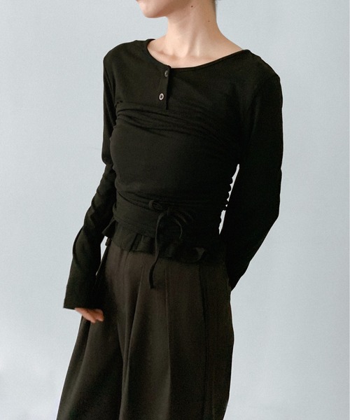 on:nue（オンニュ）の「【on:nue】[お気に入り登録数3,000突破！][着用動画あり！/3way/2点セット] ドローストリングリブカットソーアンサンブル（Tシャツ/カットソー・レディース・ブラック/アイボリー/グレー・FREE）」の12枚目の写真