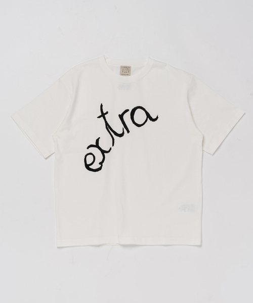 EDIFICE(エディフィス)の「Vin de France 別注 Tシャツ(Tシャツ/カットソー・メンズ・ホワイト/チャコールグレー/スカイブルー/ブラック/ホワイト×ホワイト/ホワイト系その他・MEDIUM/LARGE)」の3枚目の写真