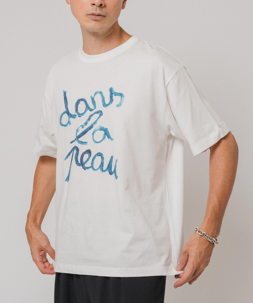 EDIFICE(エディフィス)の「Vin de France 別注 Tシャツ(Tシャツ/カットソー・メンズ・ホワイト/チャコールグレー/スカイブルー/ブラック/ホワイト×ホワイト/ホワイト系その他・MEDIUM/LARGE)」の4枚目の写真