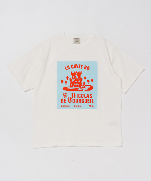 EDIFICE(エディフィス)の「Vin de France 別注 Tシャツ(Tシャツ/カットソー・メンズ・ホワイト/チャコールグレー/スカイブルー/ブラック/ホワイト×ホワイト/ホワイト系その他・MEDIUM/LARGE)」の2枚目の写真