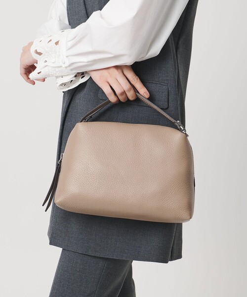 GIANNI CHIARINI(ジャンニ キアリーニ)の「<GIANNI CHIARINI>ALIFA M バッグ 25FW(ショルダーバッグ・レディース・ブラック/ベージュ/ナチュラル・FREE)」の1枚目の写真