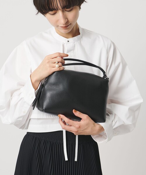 GIANNI CHIARINI(ジャンニ キアリーニ)の「<GIANNI CHIARINI>ALIFA M バッグ 25FW(ショルダーバッグ・レディース・ブラック/ベージュ/ナチュラル・FREE)」の2枚目の写真