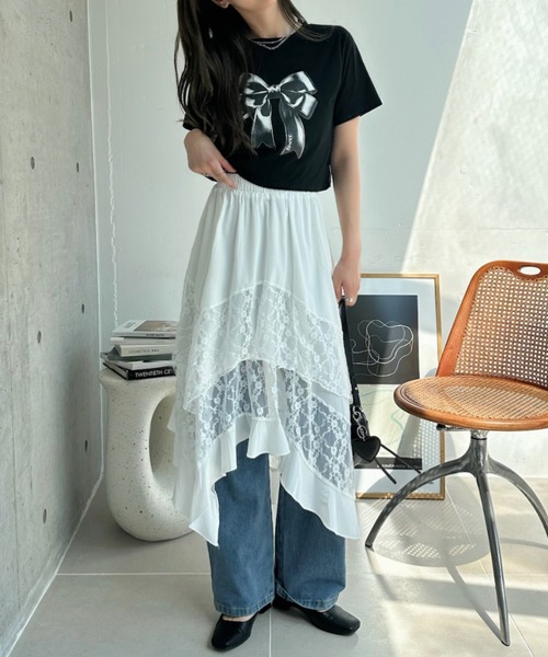 TREOVER(トレオーバー)の「レース×アシメで洗練された存在感♪レース切り替えアシメヘムスカート(スカート・レディース・ブラック/オフホワイト・FREE)」の3枚目の写真