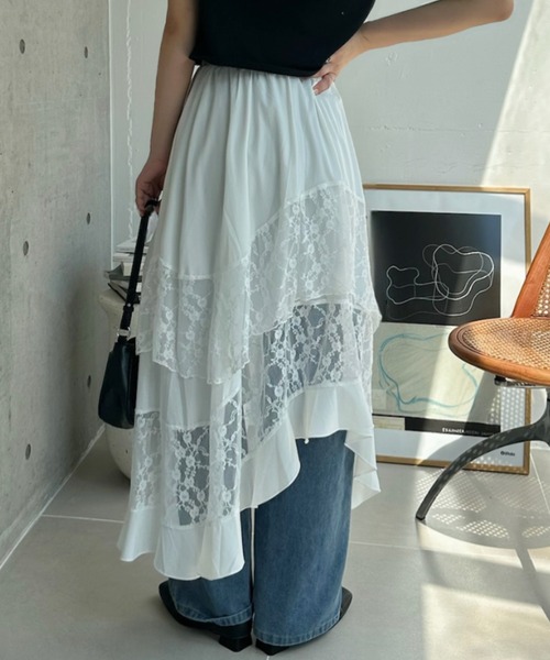 TREOVER(トレオーバー)の「レース×アシメで洗練された存在感♪レース切り替えアシメヘムスカート(スカート・レディース・ブラック/オフホワイト・FREE)」の4枚目の写真