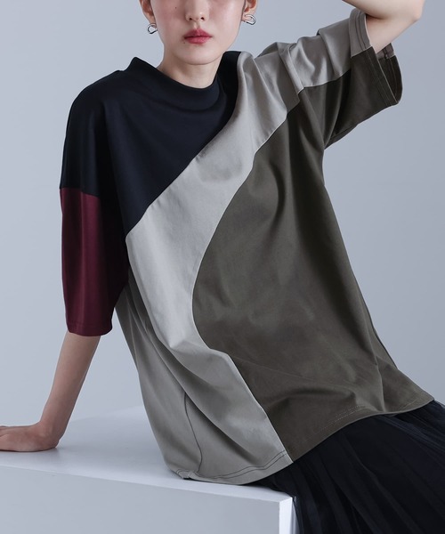 kOhAKU(コハク)の「4配色ラウンド切替カットソー(Tシャツ/カットソー・レディース・ブラック/カーキ・FREE)」の2枚目の写真