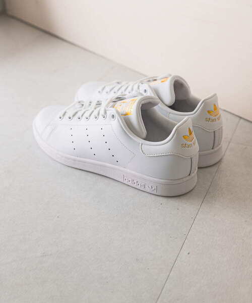 URBAN RESEARCH ROSSO WOMEN（アーバンリサーチ　ロッソ）の「adidas　STAN SMITH（スニーカー・レディース・ホワイト・23.5/24/24.5）」の2枚目の写真