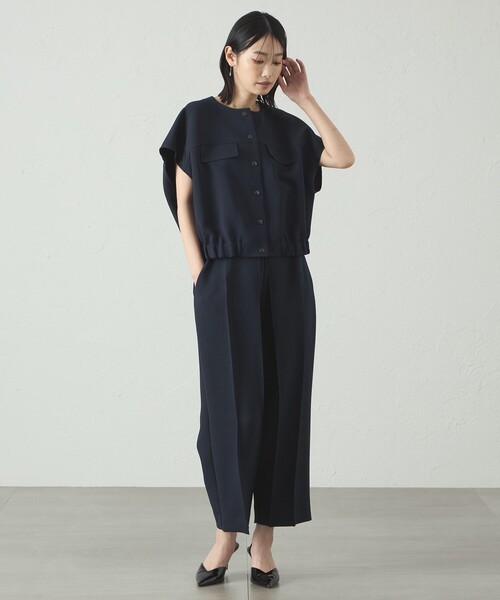 CAST:（キャストコロン）の「【UV効果/着用シワ軽減/セットアップ対応】フォルムタックデザインパンツ（その他パンツ・レディース・ネイビー/ブラック・S/M/L）」の4枚目の写真