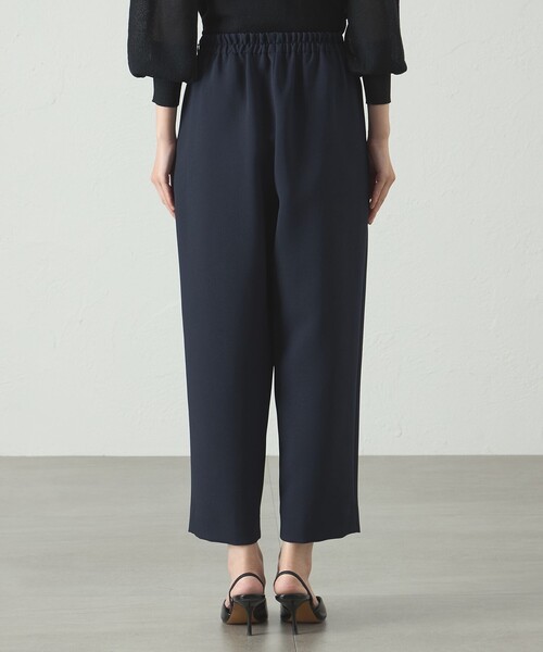 CAST:（キャストコロン）の「【UV効果/着用シワ軽減/セットアップ対応】フォルムタックデザインパンツ（その他パンツ・レディース・ネイビー/ブラック・S/M/L）」の7枚目の写真