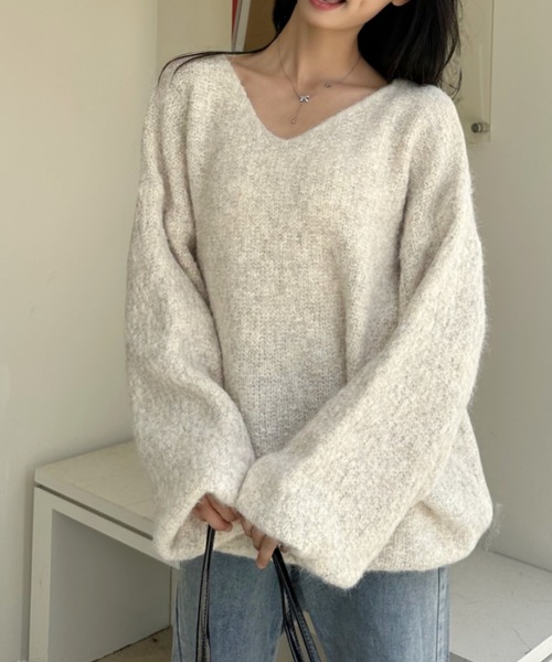 Ada.(エイダ)の「ゆるVネック オーバーサイズ シャギーニット(ニット/セーター・レディース・ライトグレー/アイボリー/ブラウン/ピンク・FREE)」の6枚目の写真