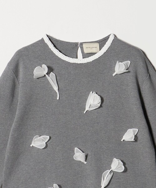 UNITED ARROWS（ユナイテッドアローズ）の「BROCHE  フラワーモチーフ ニット（ニット/セーター・レディース・ブラック/オフホワイト/グレー系・FREE）」の19枚目の写真