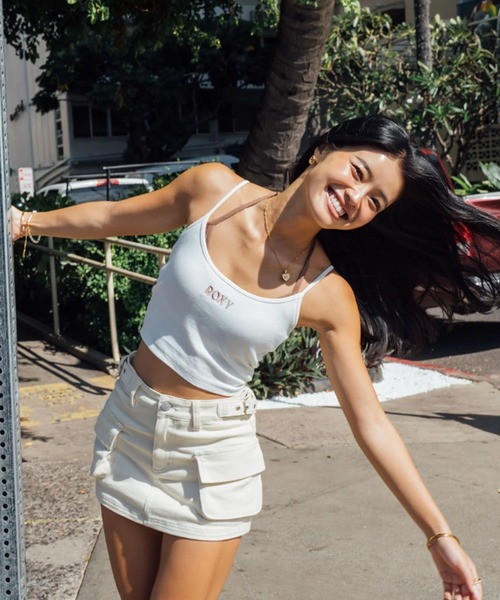 ROXY(ロキシー)の「ROXY×NANAHA CAMI /ロキシーカップ付きレイヤードデザインロゴワンポイントキャミソール(キャミソール・レディース・イエロー/ホワイト・MEDIUM/LARGE)」の2枚目の写真