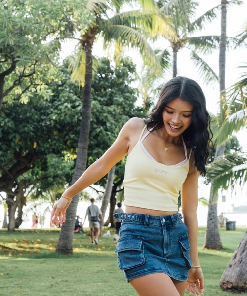 ROXY(ロキシー)の「ROXY×NANAHA CAMI /ロキシーカップ付きレイヤードデザインロゴワンポイントキャミソール(キャミソール・レディース・イエロー/ホワイト・MEDIUM/LARGE)」の21枚目の写真