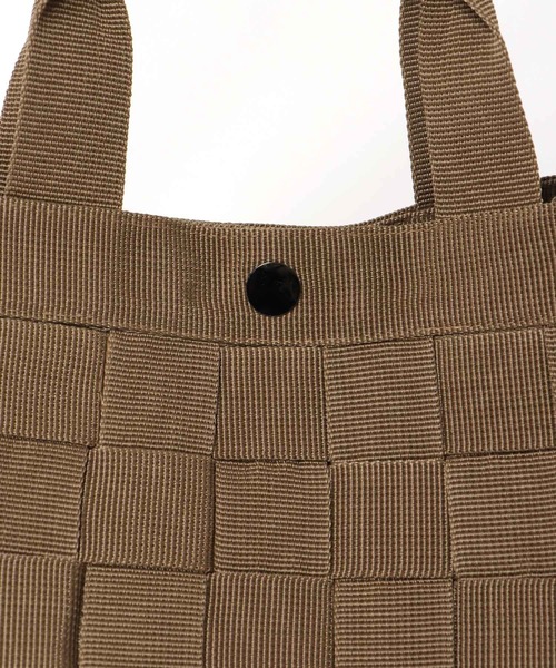 MAISON CANVVAS(メゾンキャンバス)の「PETA TOTE (L)【MAISON CANVVAS/メゾン キャンバス】(トートバッグ・レディース・カーキ・フリー)」の2枚目の写真