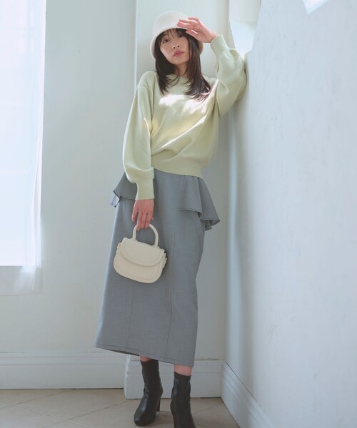 Feroux（フェルゥ）の「【2WAY】サス付きペプラムデザイン スカート（スカート・レディース・ホワイト系1/ブラック系・SMALL/MEDIUM）」の4枚目の写真