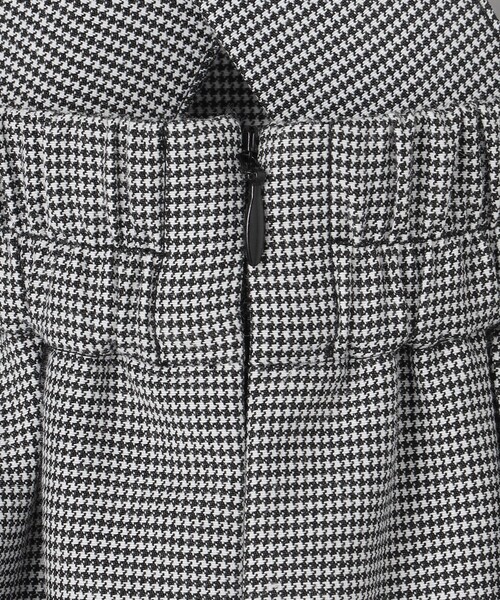 Feroux（フェルゥ）の「【2WAY】サス付きペプラムデザイン スカート（スカート・レディース・ホワイト系1/ブラック系・SMALL/MEDIUM）」の18枚目の写真