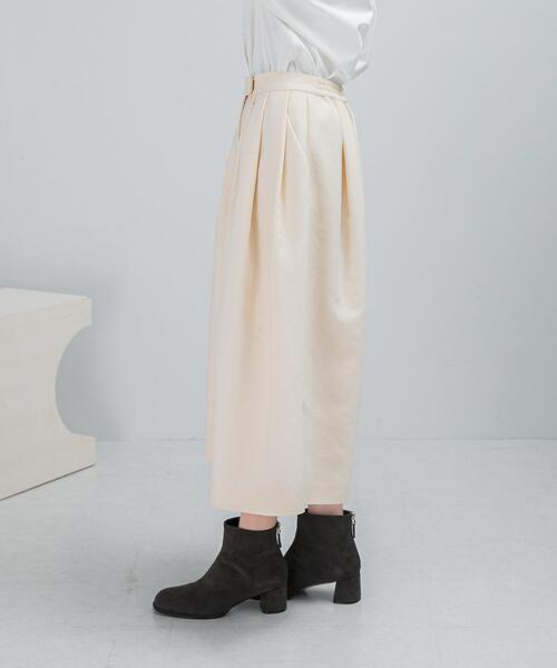 URBAN RESEARCH ROSSO WOMEN（アーバンリサーチ　ロッソ）の「ダブルクロスフォルムタックパンツ（その他パンツ・レディース・チャコールグレー/アイボリー・36/38）」の7枚目の写真