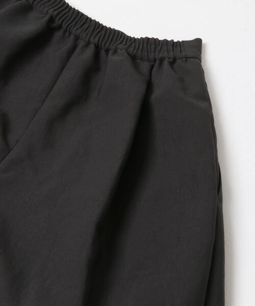 URBAN RESEARCH ROSSO WOMEN（アーバンリサーチ　ロッソ）の「ダブルクロスフォルムタックパンツ（その他パンツ・レディース・チャコールグレー/アイボリー・36/38）」の21枚目の写真