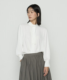 K.T KIYOKO TAKASE | マットサテン タイ付 ハイネックブラウス(シャツ/ブラウス)