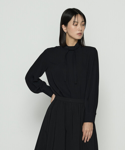 K.T KIYOKO TAKASE(キヨコタカセ)の「マットサテン タイ付 ハイネックブラウス(シャツ/ブラウス・レディース・ブラック/モカ/ホワイト・7号/11号/9号)」の7枚目の写真