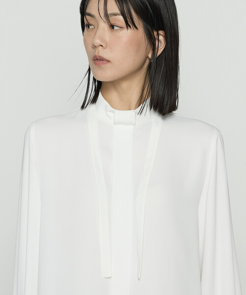K.T KIYOKO TAKASE(キヨコタカセ)の「マットサテン タイ付 ハイネックブラウス(シャツ/ブラウス・レディース・ブラック/モカ/ホワイト・7号/11号/9号)」の15枚目の写真