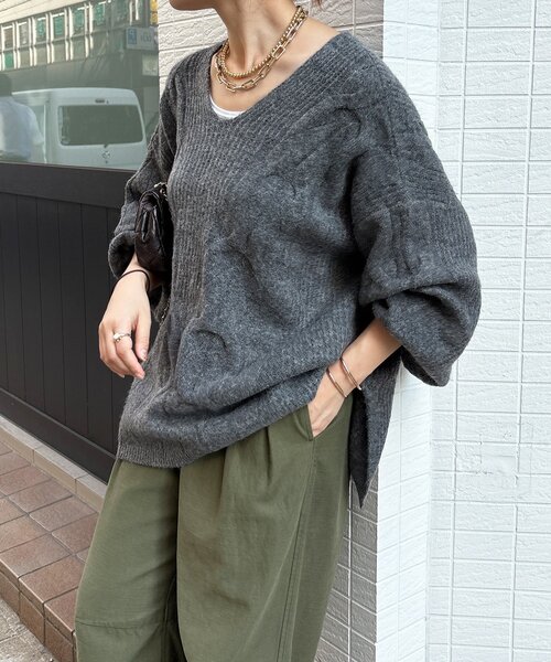 DouDou（ドゥドゥ）の「ボリュームケーブルプルオーバー（ニット/セーター・レディース・カーキ/チャコールグレー/ベージュ/ブラウン・FREE）」の2枚目の写真