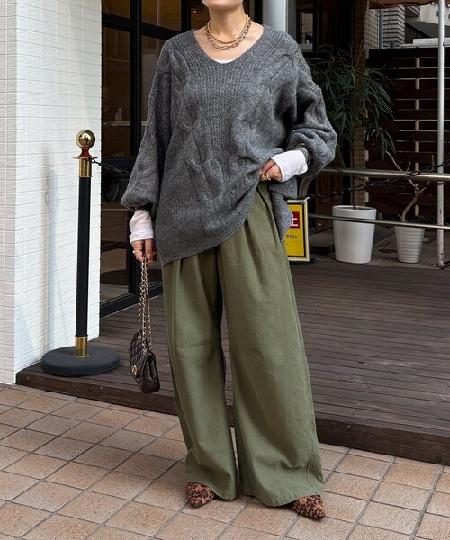 DouDou（ドゥドゥ）の「ボリュームケーブルプルオーバー（ニット/セーター・レディース・カーキ/チャコールグレー/ベージュ/ブラウン・FREE）」の11枚目の写真