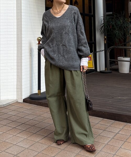 DouDou（ドゥドゥ）の「ボリュームケーブルプルオーバー（ニット/セーター・レディース・カーキ/チャコールグレー/ベージュ/ブラウン・FREE）」の12枚目の写真