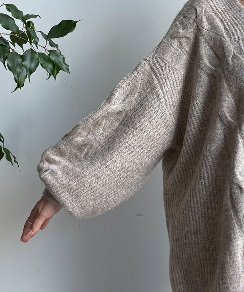 DouDou（ドゥドゥ）の「ボリュームケーブルプルオーバー（ニット/セーター・レディース・カーキ/チャコールグレー/ベージュ/ブラウン・FREE）」の10枚目の写真
