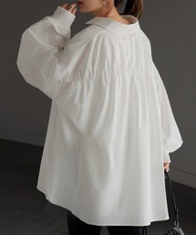 バックシャーリングシャツ