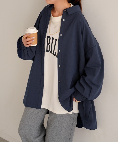 HUG.U(ハグユー)の「バックシャーリングシャツ(シャツ/ブラウス・レディース・ブラック/ライトベージュ/ホワイト/ダークグレー/ネイビー・FREE)」の17枚目の写真